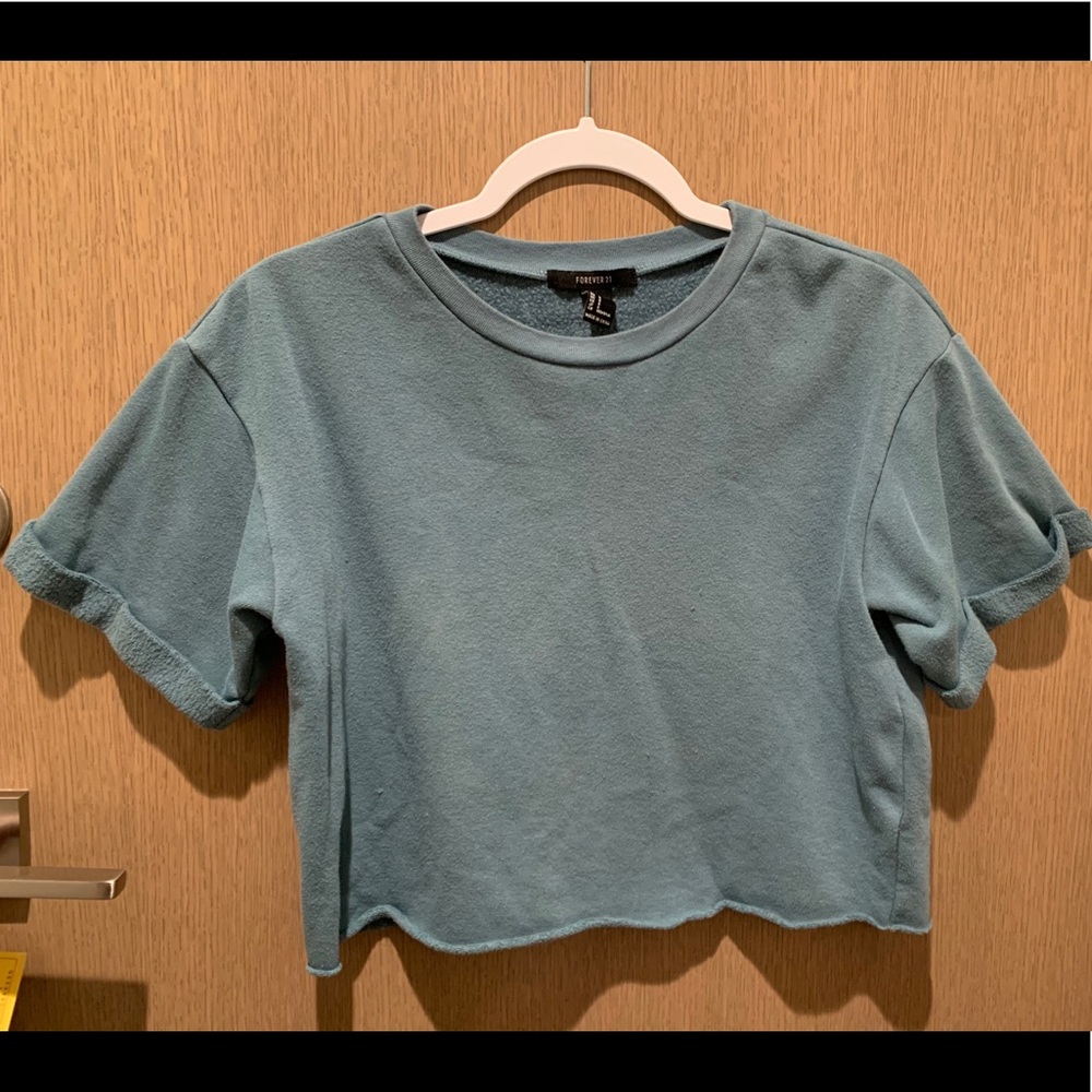 FOREVER 21: Cropped T-Shirt